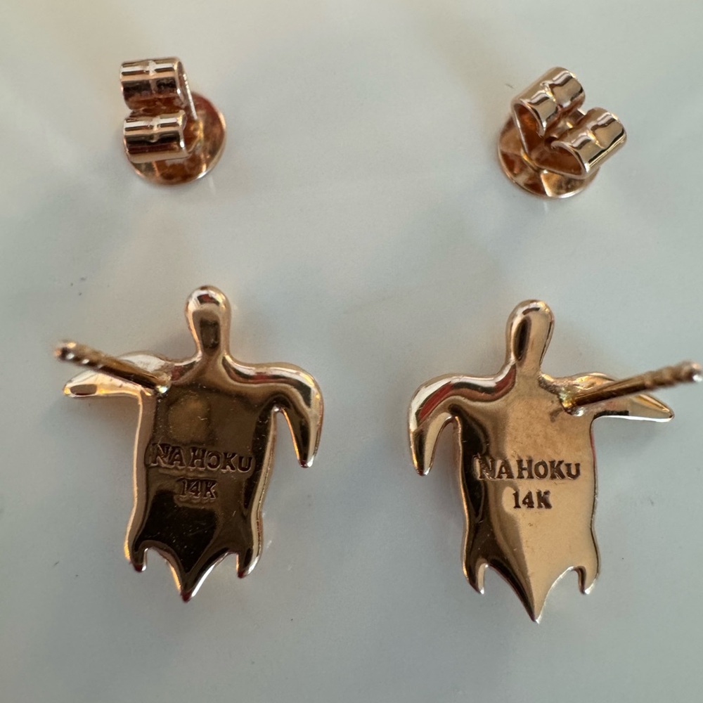Na Hoku 14k rose gold, mother of pearl and diamonds turtle stud earrings - Picture 5 of 8